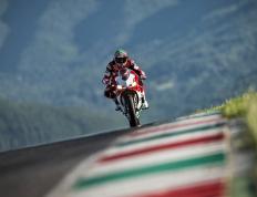 F1赛车赛场焦点！美国队对阵荷兰队，豪门翻车，赛后引发巨大争议